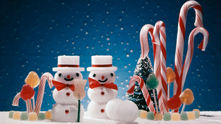 Why is mint considered a holiday flavor?